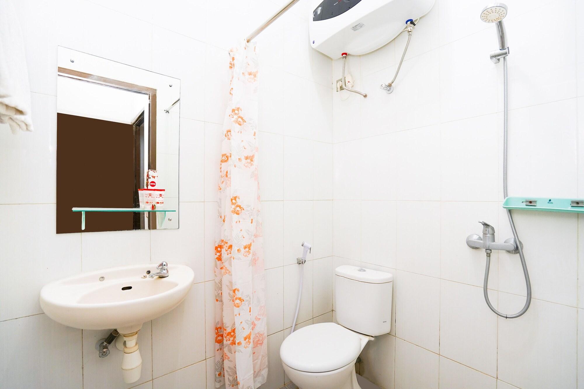 Oyo 450 Semampir Residence Surabaya Esterno foto