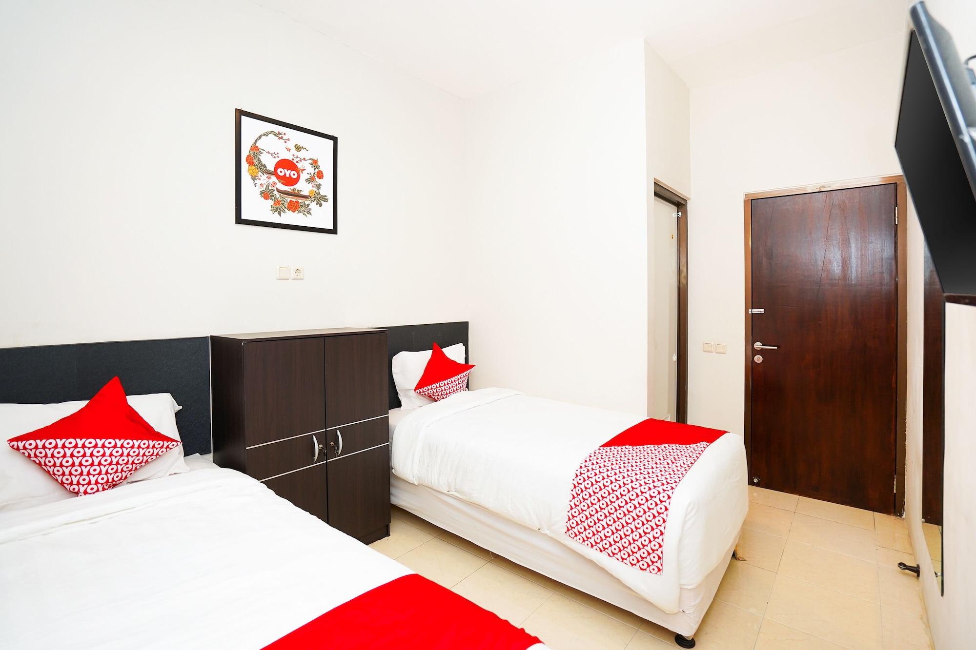 Oyo 450 Semampir Residence Surabaya Esterno foto