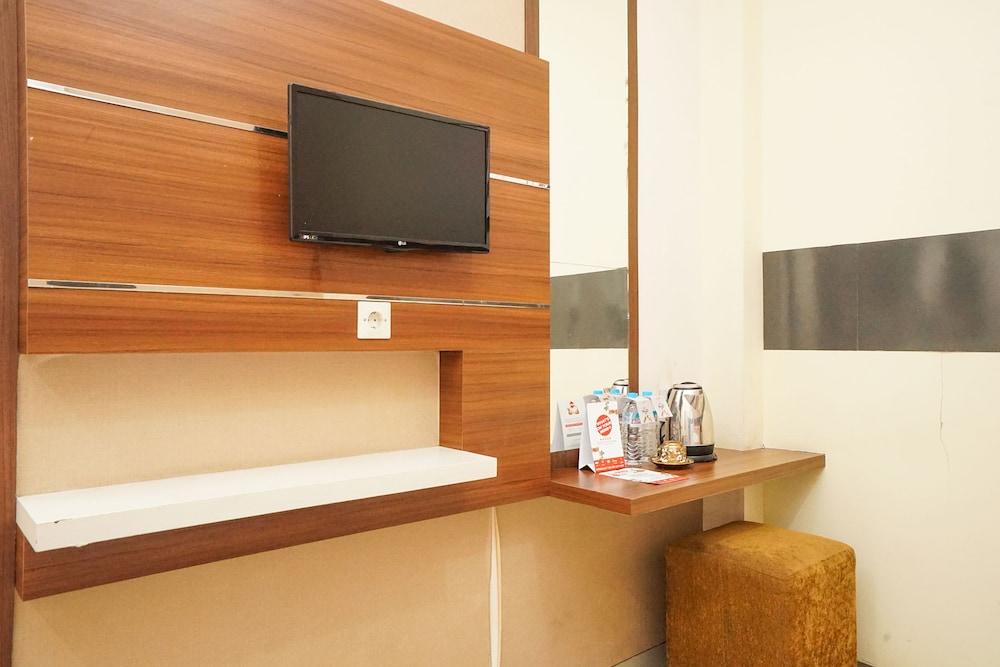 Oyo 450 Semampir Residence Surabaya Esterno foto