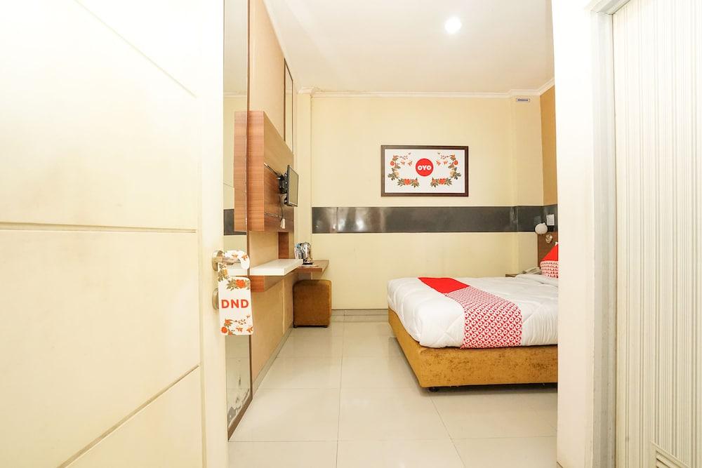 Oyo 450 Semampir Residence Surabaya Esterno foto