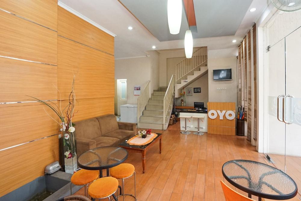 Oyo 450 Semampir Residence Surabaya Esterno foto
