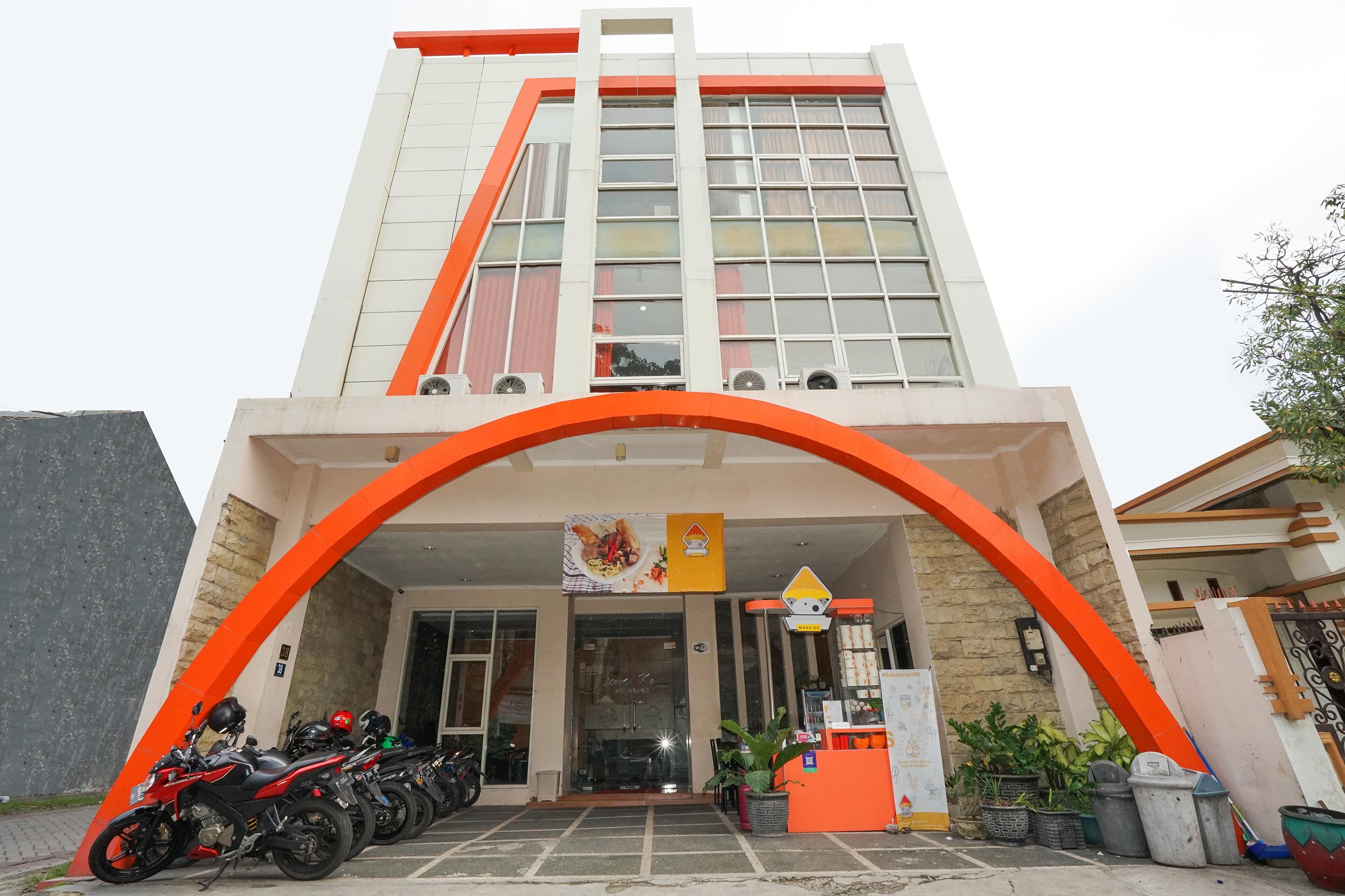 Oyo 450 Semampir Residence Surabaya Esterno foto