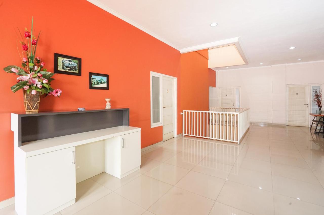Oyo 450 Semampir Residence Surabaya Esterno foto