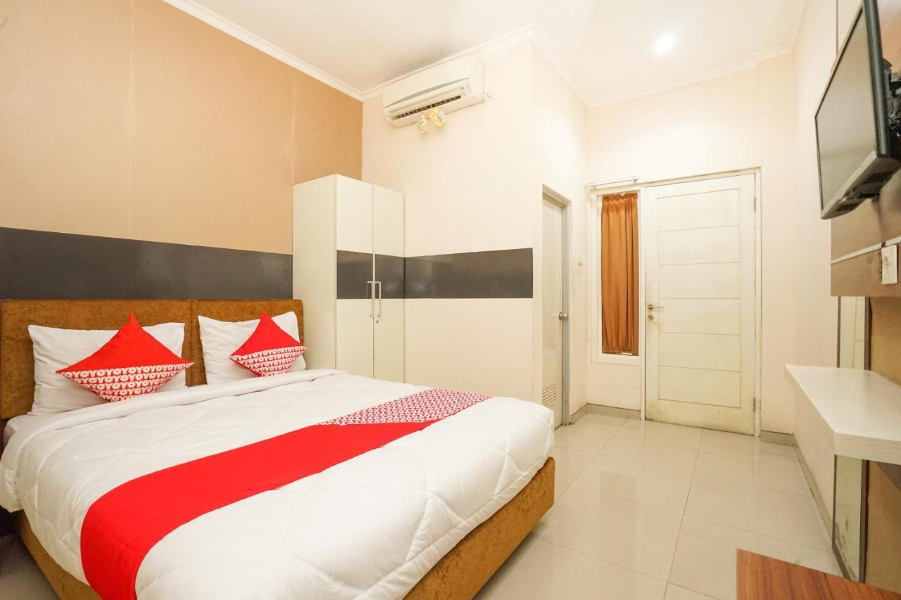 Oyo 450 Semampir Residence Surabaya Esterno foto