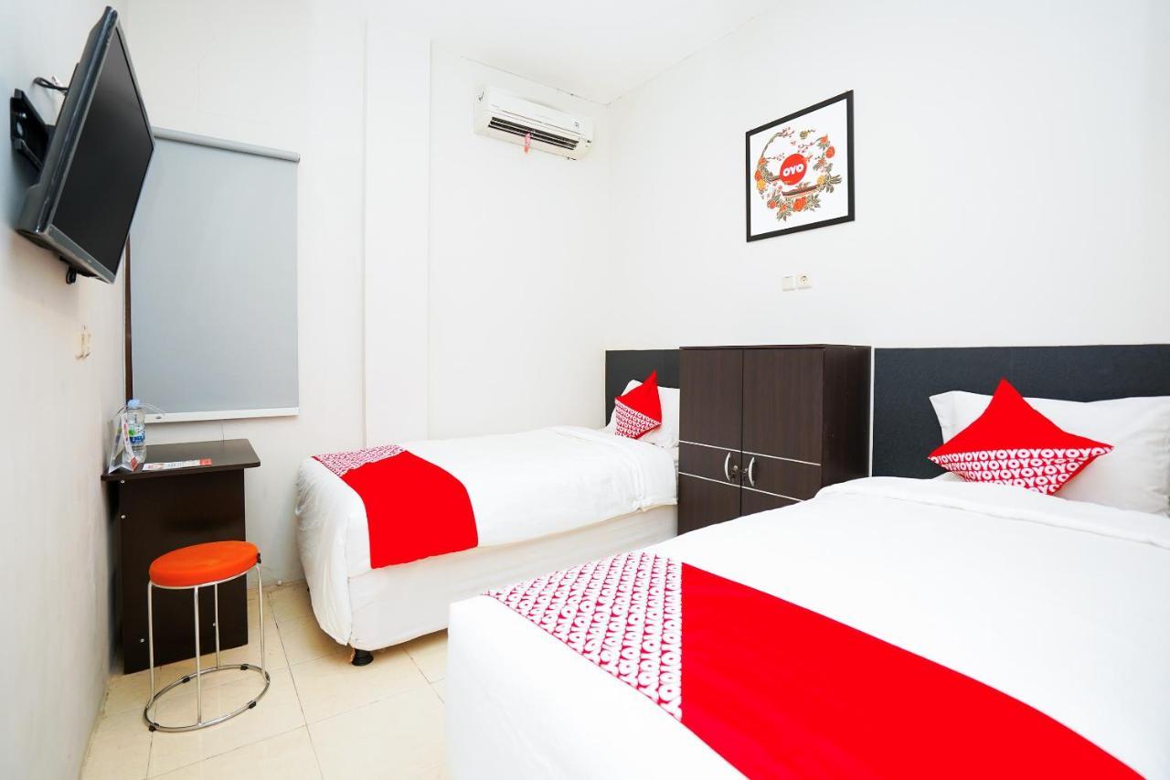 Oyo 450 Semampir Residence Surabaya Esterno foto